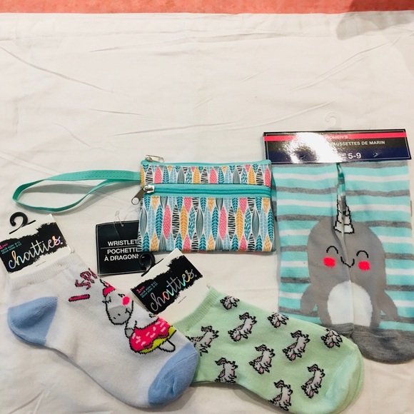 SOCK UNICORN 4 pc.bundle! 3 pr socks& 1 wristlet!! - Picture 9 of 9